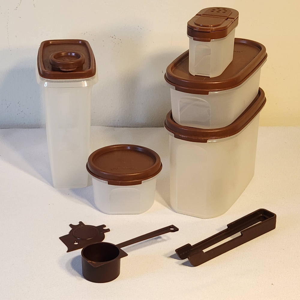 Vtg Tupperware Four Modular Mates and Flavor Saver With Brown Lids Toast Tongs